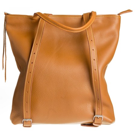 Mochila Abril de piel con tachas  Corzo Artesanía